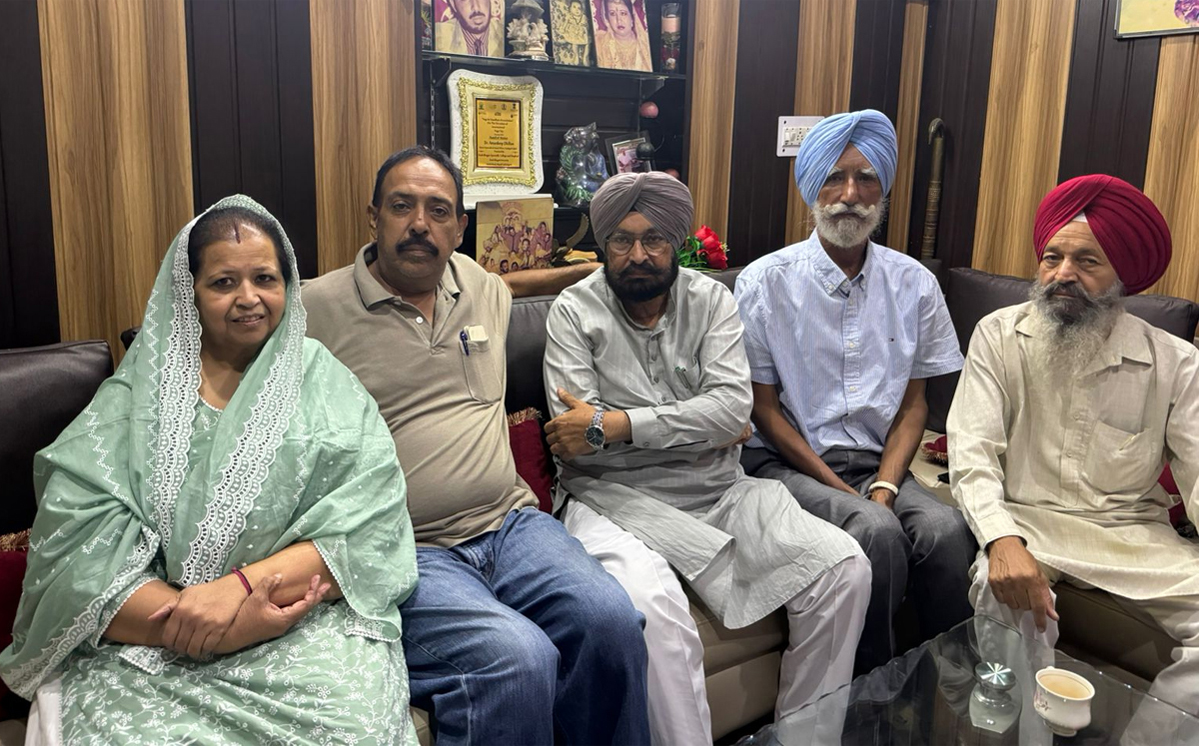 ਸਵਰਗੀ ਰਣਬੀਰ ਢਿੱਲੋਂ ਦੇ ਪਰਿਵਾਰ ਨਾਲ ਦੁੱਖ ਸਾਂਝਾ ਕੀਤਾ